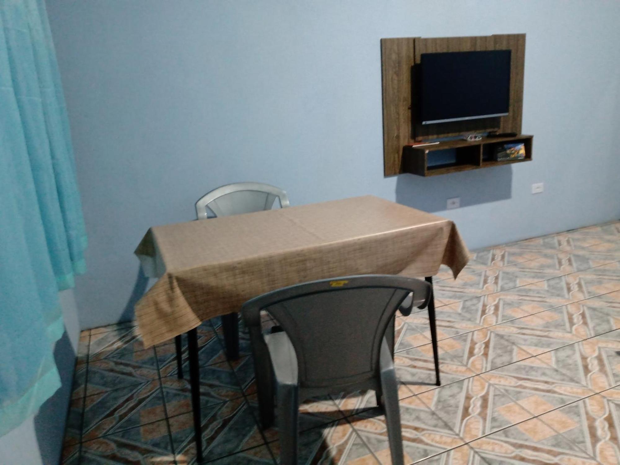 Quarto Familiar, Aeroporto 과룰류스 외부 사진