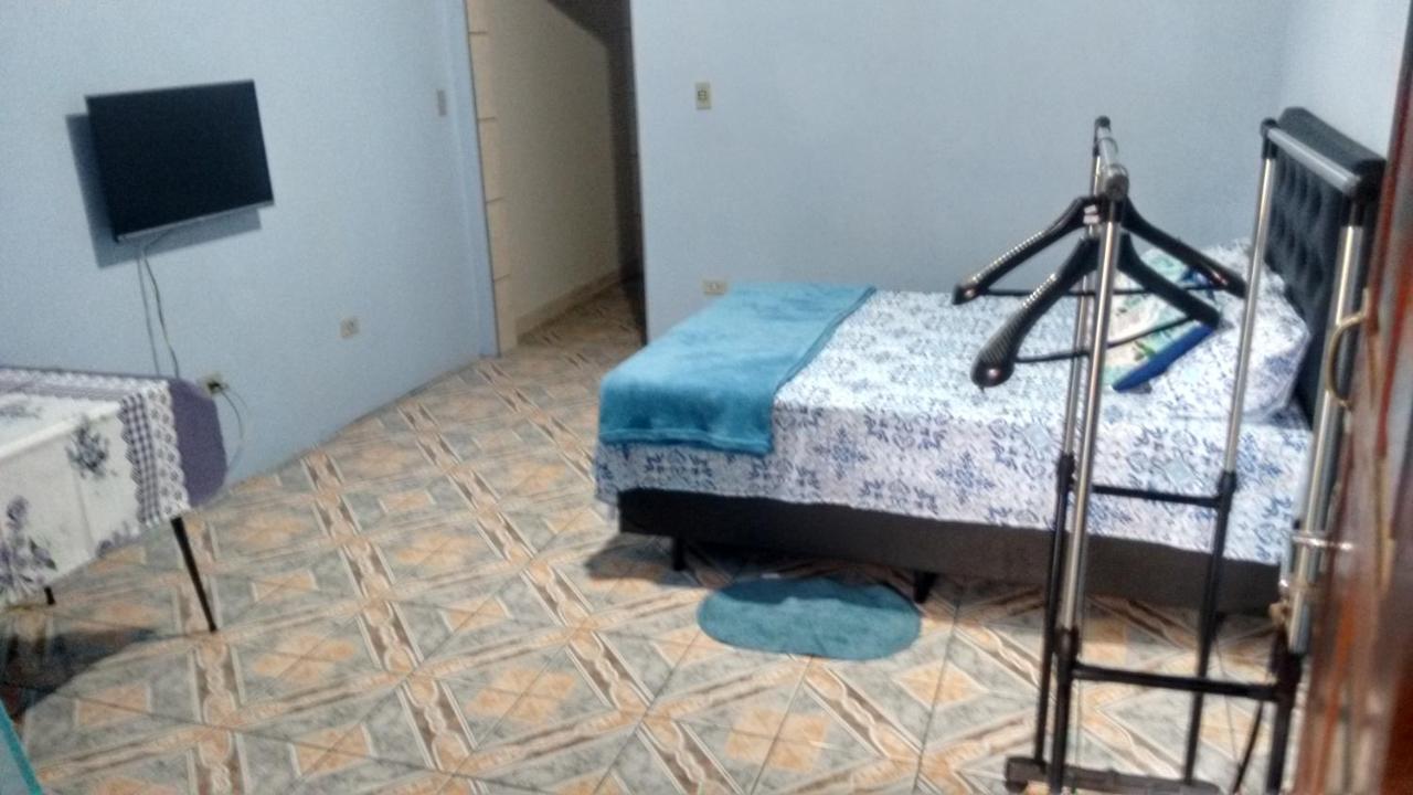 Quarto Familiar, Aeroporto 과룰류스 외부 사진